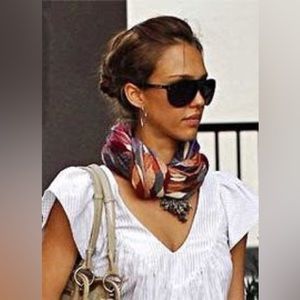 NWT Tolani famous celbrity beloved Honey Comb viscose scarf 10 X 74 in +fringes